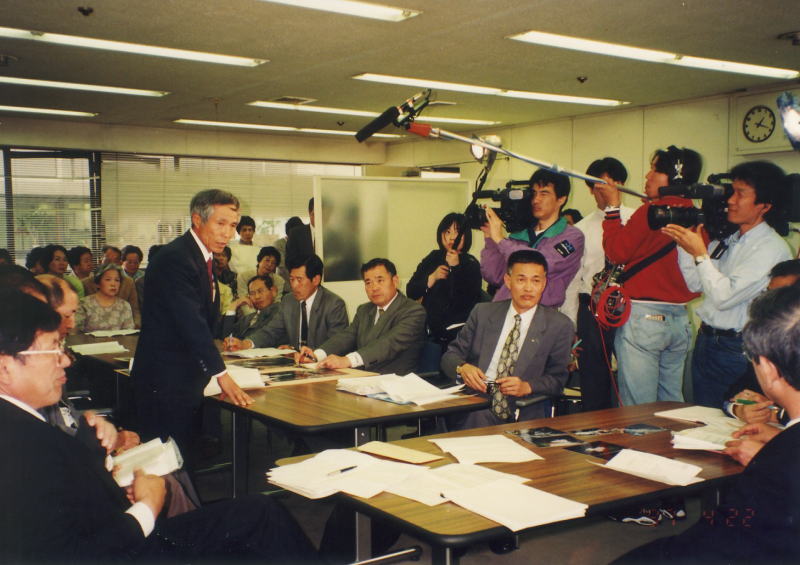 97年4月22日県交渉の様子